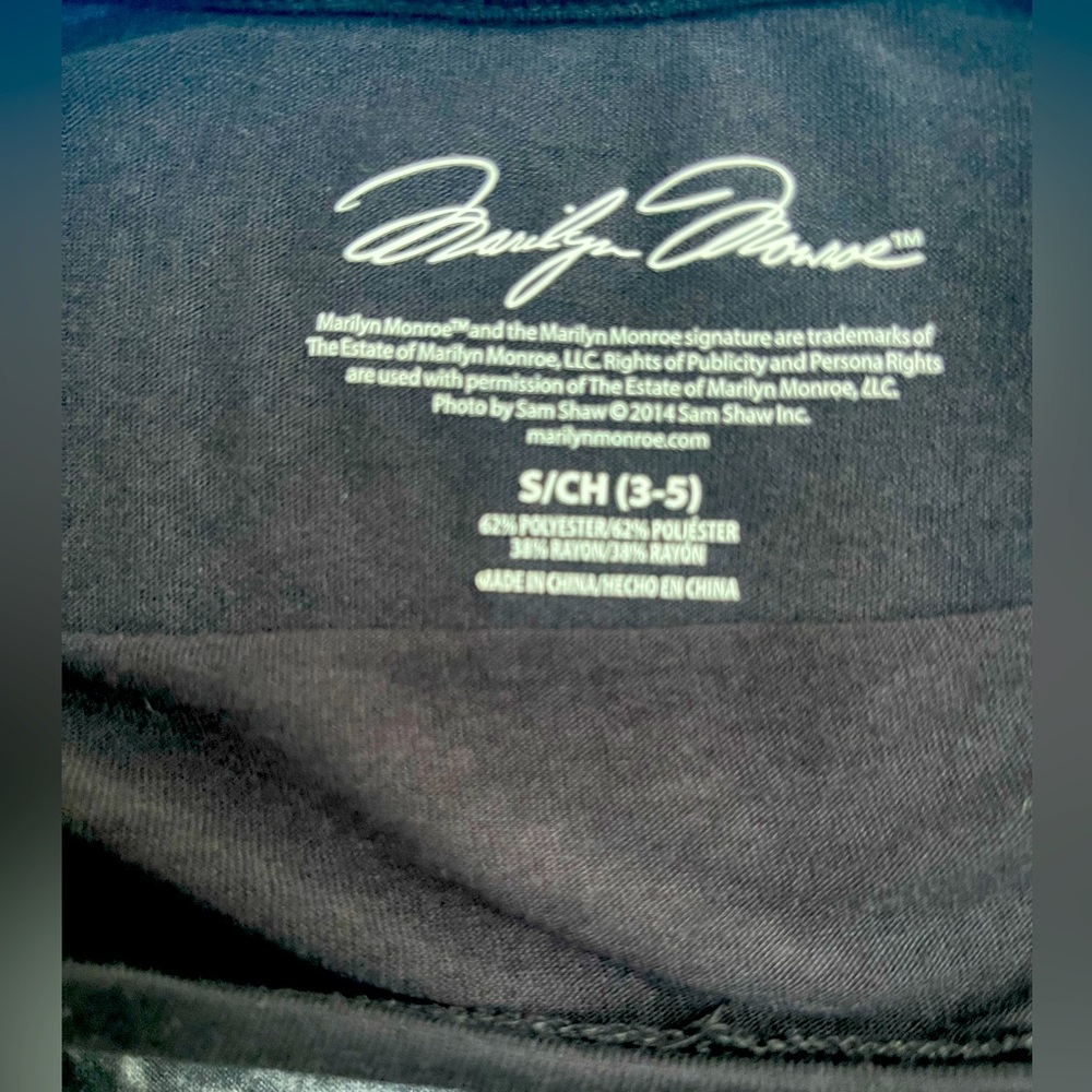 Marylin Monroe Classic Black T-Shirt size S Juniors - Picture 8 of 8